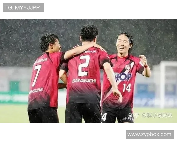 金泽塞维根与冈山绿雉激战正酣争夺关键积分的精彩对决