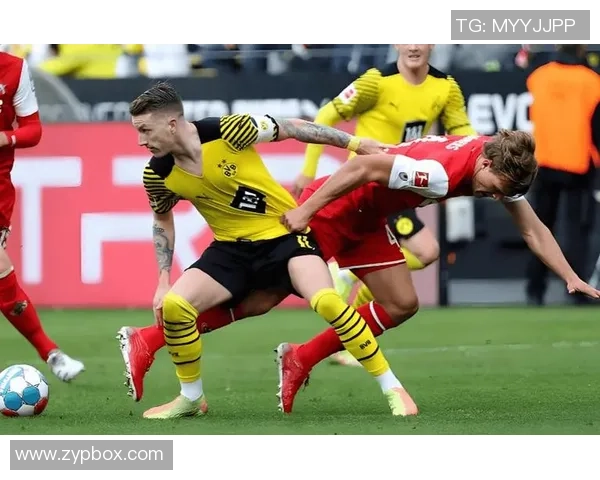 拜仁慕尼黑与德罗赫特森精彩对决回顾分析与亮点总结